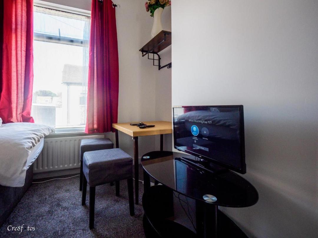 12 Cornwallis Lodge Family Room 2 Stoke-on-Trent Exterior foto